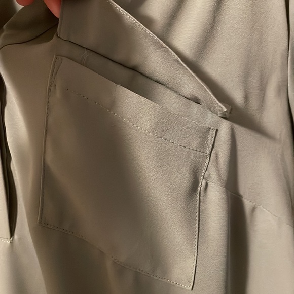 TORRID Blouse - Picture 2 of 4